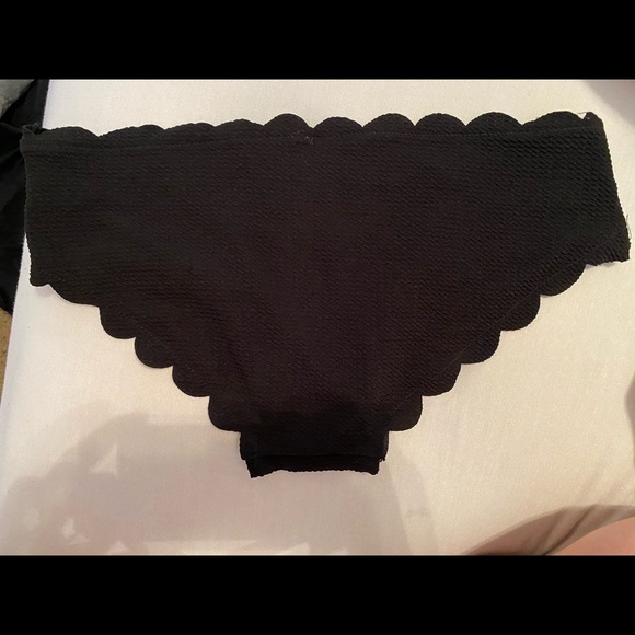 NWOT Black Semi-High Waisted Bikini Bottoms - Picture 3 of 3